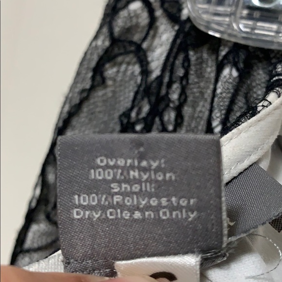 Gorgeous lace skirt - Picture 6 of 6